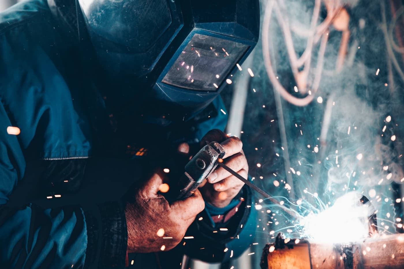 Skilled worker on the job - Apna Labour marketplace app